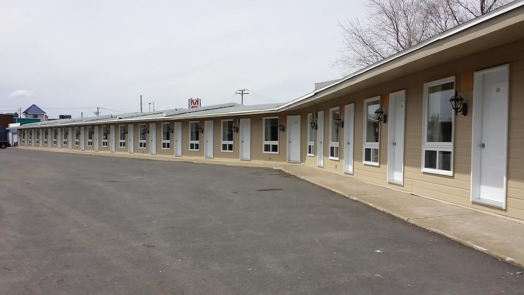 Motel Iberville Saint-Jean-sur-Richelieu Dış mekan fotoğraf
